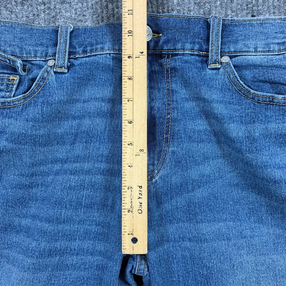 True Religion GENO Relaxed Slim Jeans Mens Size 40 Medium Wash Denim Stretch